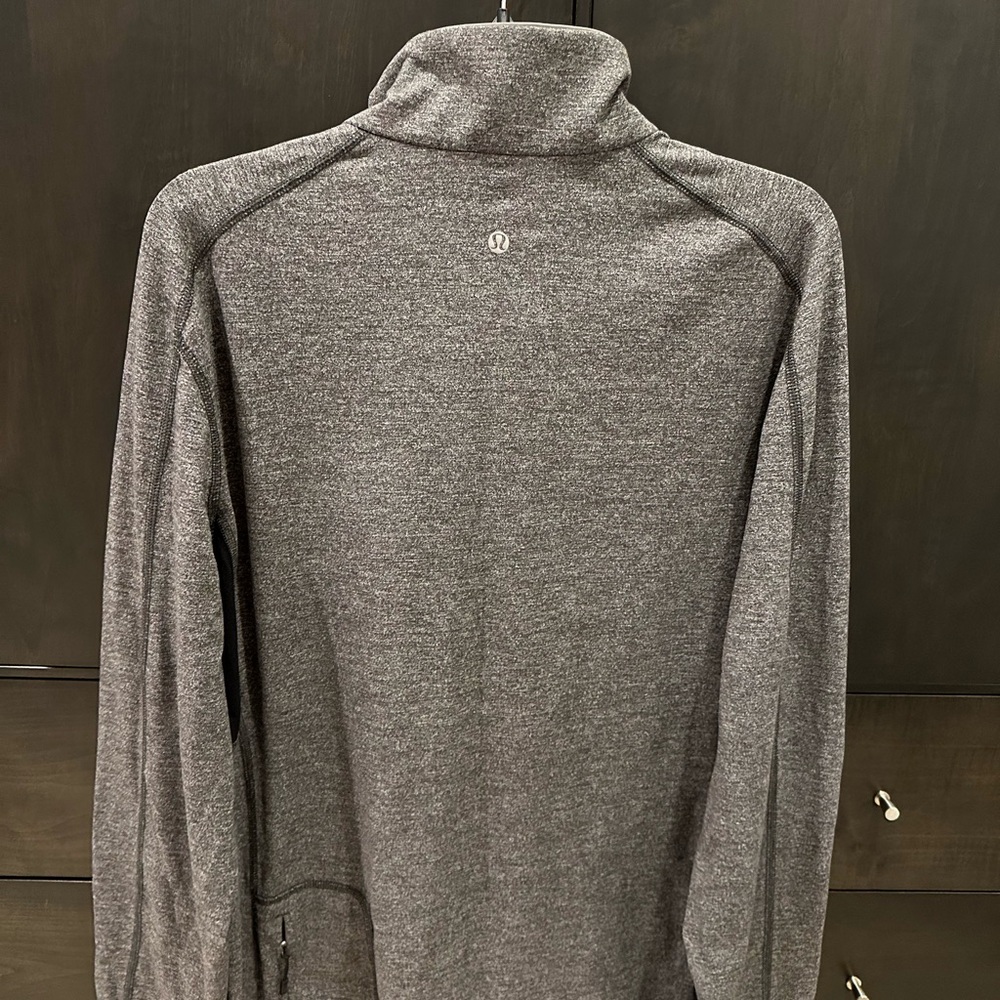Men’s Lululemon pullover